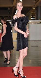 Eva Herzigova feet photo thumbnail