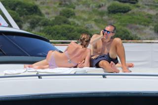 Eva Herzigova feet photo thumbnail