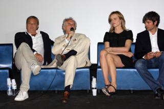 Eva Herzigova feet photo thumbnail