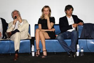 Eva Herzigova feet photo thumbnail