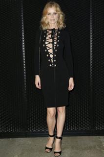 Eva Herzigova feet photo thumbnail