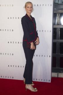 Eva Herzigova feet photo thumbnail