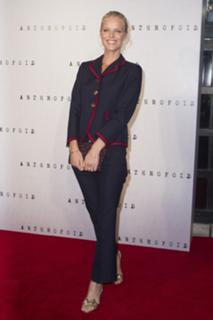 Eva Herzigova feet photo thumbnail