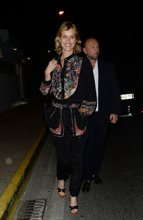 Eva Herzigova feet photo thumbnail