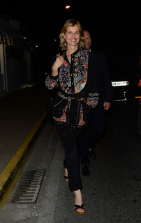 Eva Herzigova feet photo thumbnail