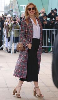 Eva Herzigova feet photo thumbnail