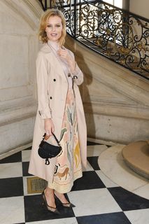 Eva Herzigova feet photo thumbnail