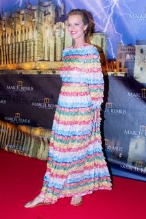 Eva Herzigova feet photo thumbnail