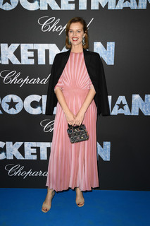 Eva Herzigova feet photo thumbnail