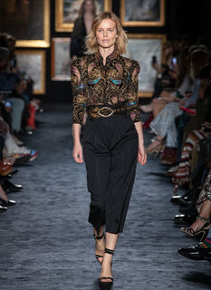 Eva Herzigova feet photo thumbnail