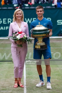 Eva Herzigova feet photo thumbnail