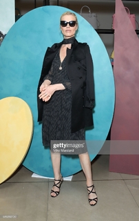 Eva Herzigova feet photo thumbnail