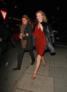 Eva Herzigova feet photo thumbnail