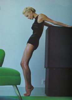 Eva Herzigova feet photo thumbnail