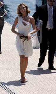 Eva Herzigova feet photo thumbnail