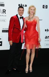 Eva Herzigova feet photo thumbnail