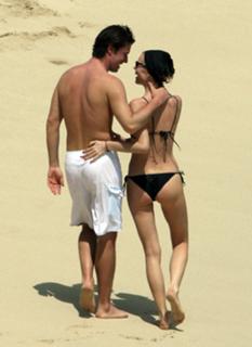 Eva Herzigova feet photo thumbnail