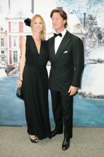 Eva Herzigova feet photo thumbnail