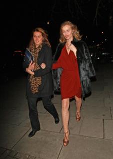 Eva Herzigova feet photo thumbnail