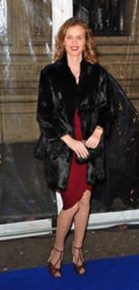 Eva Herzigova feet photo thumbnail