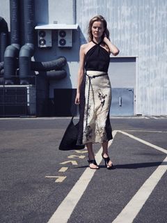 Eva Herzigova feet photo thumbnail