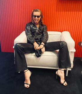 Eva Herzigova feet photo thumbnail