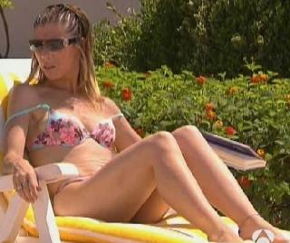 Eva Isanta feet photo thumbnail