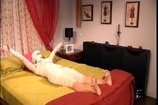 Eva Isanta feet photo thumbnail