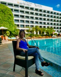 Eva Isanta feet photo thumbnail