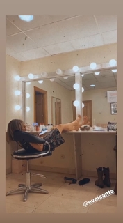 Eva Isanta feet photo thumbnail