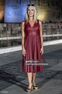 Eva Isanta feet photo thumbnail