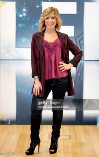 Eva Isanta feet photo thumbnail