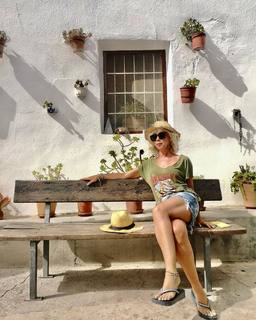 Eva Isanta feet photo thumbnail