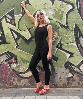 Eva Isanta feet photo thumbnail