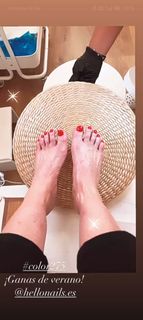 Eva Isanta feet photo thumbnail