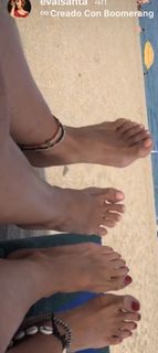 Eva Isanta feet photo thumbnail