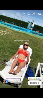 Eva Isanta feet photo thumbnail