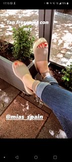 Eva Isanta feet photo thumbnail
