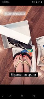 Eva Isanta feet photo thumbnail