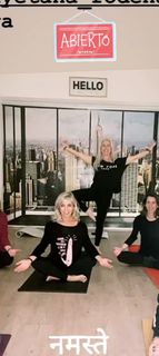 Eva Isanta feet photo thumbnail