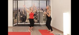 Eva Isanta feet photo thumbnail