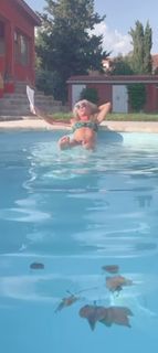 Eva Isanta feet photo thumbnail