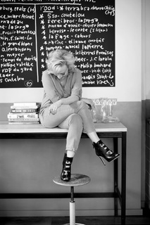 Eva Jinek feet photo 3