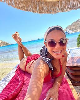 Eva LaRue feet photo thumbnail
