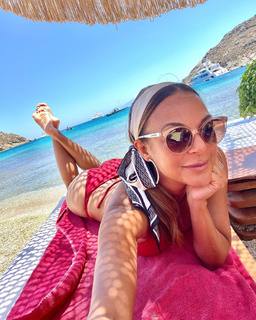 Eva LaRue feet photo thumbnail