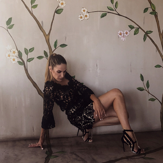 Eva Laskari feet photo 4