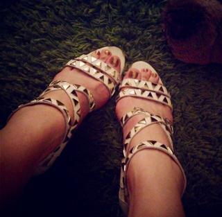 Eva Lin feet photo 4