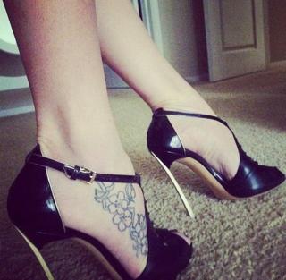 Eva Lin feet photo 3