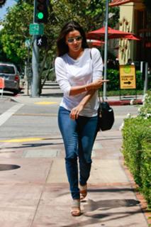 Eva Longoria feet photo thumbnail