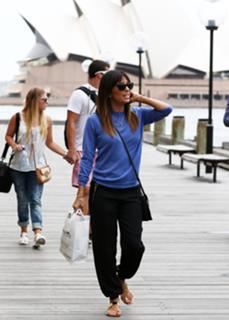 Eva Longoria feet photo thumbnail